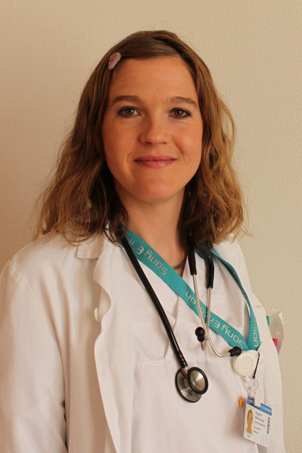 Portrett av Ragnhild Munthe-Kaas, overlege, spesialist i indremedisin og geriatri, Kongsberg sykehus